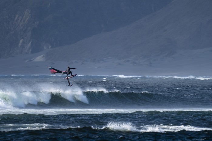 ION Wing Leash Core Coiled Knee