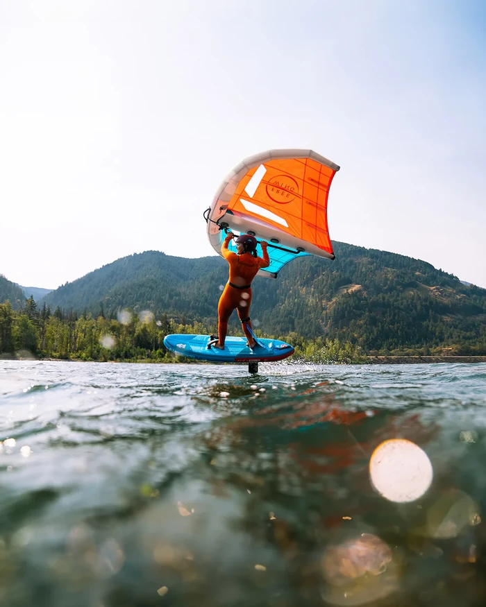 Starboard Foilboard Mid Length ABOVE DELUXE LITE CARBON 2026