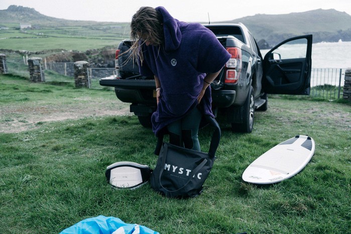 Mystic Happy Hour Wetsuit Changing Bucket
