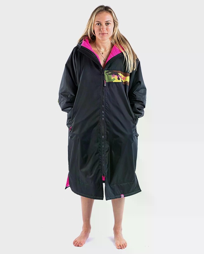 dryrobe Advance Long Sleeve Poncho REMIX Schwarz Pink Camo