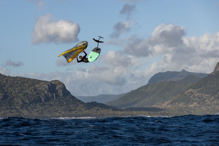 ION Wing/SUP Leash Core Coiled Hip