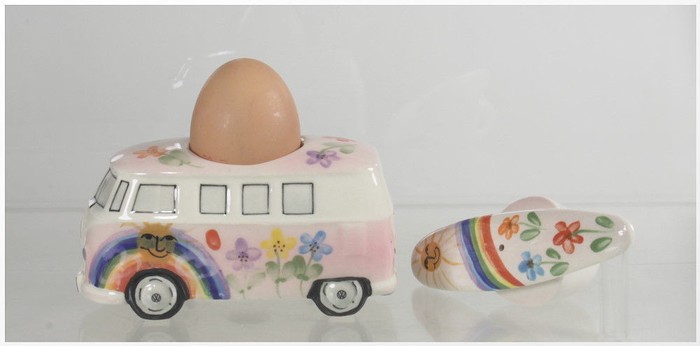 VW Bulli T1 Eierbecher mit Surfbrett - Hippi rosa