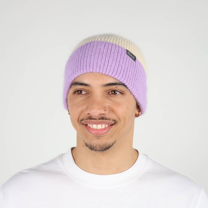 Oxbow Medium two-tone beanie. Q2ALINE