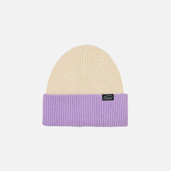 Oxbow Medium two-tone beanie. Q2ALINE