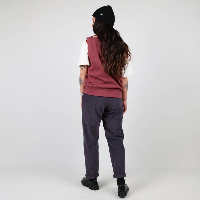 Oxbow Sleeveless V-neck straight cut cotton vest. Q2SHRIMP