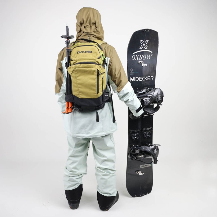 Oxbow Mat Crépel's signature series, the ESPADE technical jacket has recycled material made in France as well as an ultra-breathable and waterproof Sympatex® membrane, to face the most extreme conditions with complete peace of mind. By using recycled polyester NewlifeTM yarn, Sympatex® membrane and a light colorway fabric, we reduced the water consumption by 65% compared to a standard garment production. STAY ALIVE, SAVE WATER ! Q2ESPADE