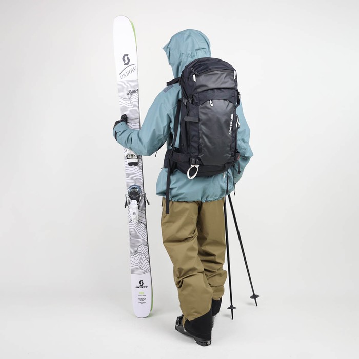 Oxbow Developed with our ambassadors, the BONIDA bib pant meet the expectations of mountain lovers, on skis, a snowboard, with skins or an ice axe!! Recycled materials and European manufacturing for eco-responsibility, waterproof-breathable Sympatex® membrane, taped seams and durable water-repellent treatment for functionality. Everything is there ! Q2BONIDAFW24