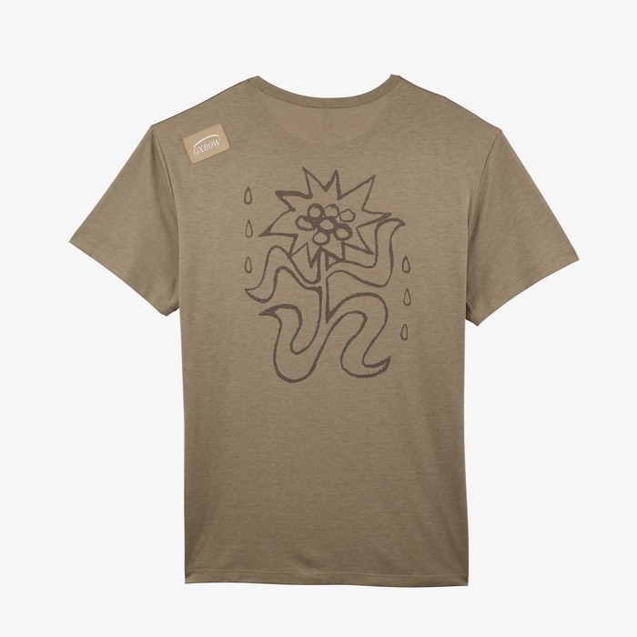 Oxbow The Tencel fiber of this t-shirt, made in Europe, will bring you comfort and fluidity. This natural fiber from wood pulp has breathable and anti-bacterial properties, in addition to being super soft. To try it is to adopt it. Q2ILHEOU