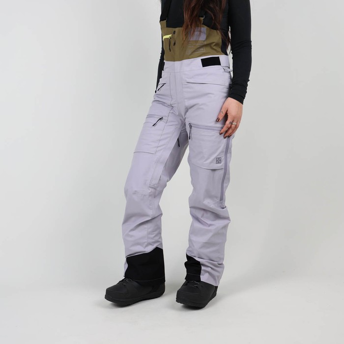 Oxbow Developed with our ambassadors, the MALADETA bib pant meet the expectations of mountain lovers, on skis, a snowboard, with skins or an ice axe!! Recycled materials and European manufacturing for eco-responsibility, waterproof-breathable Sympatex® membrane, taped seams and durable water-repellent treatment for functionality. Everything is there ! Q2MALADETA