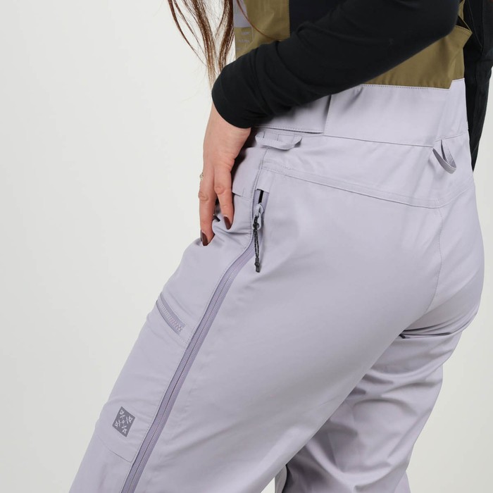 Oxbow Developed with our ambassadors, the MALADETA bib pant meet the expectations of mountain lovers, on skis, a snowboard, with skins or an ice axe!! Recycled materials and European manufacturing for eco-responsibility, waterproof-breathable Sympatex® membrane, taped seams and durable water-repellent treatment for functionality. Everything is there ! Q2MALADETA