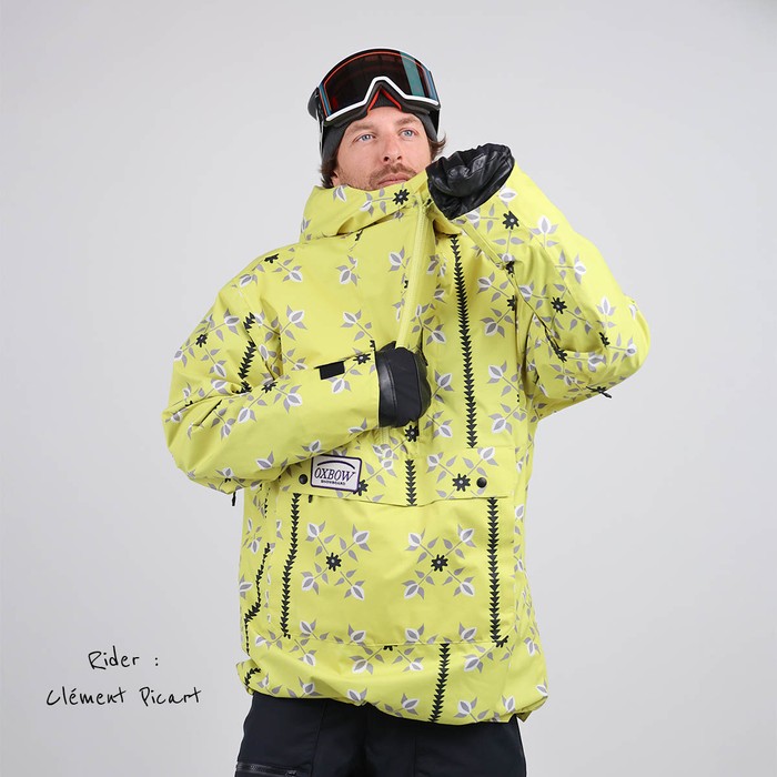 Oxbow This pop over technical jacket features the iconic Four Flowers print. The MARTIN jacket is made of recycled materials. European manufacturing for eco-responsibility, waterproof-breathable Sympatex® membrane, taped seams and durable water-repellent treatment for functionality. Everything is there ! Q2MARTIN