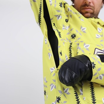 Oxbow This pop over technical jacket features the iconic Four Flowers print. The MARTIN jacket is made of recycled materials. European manufacturing for eco-responsibility, waterproof-breathable Sympatex® membrane, taped seams and durable water-repellent treatment for functionality. Everything is there ! Q2MARTIN