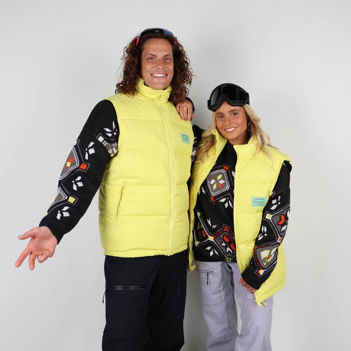 The Collector BYBEE sleeveless down jacket has a Sympatex® membrane and Primaloft® Thermoplume padding, recycled and made in France and Europe. It is inspired by the iconic jackets from the golden years of Oxbow. Q2BYBEE