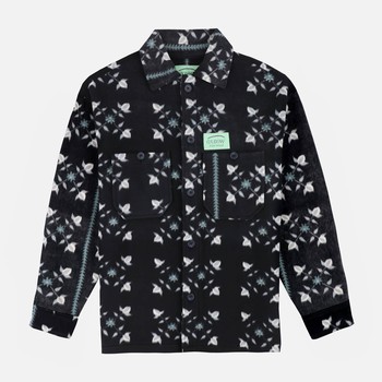 Oxbow The JEAN overshirt is inspired by our 90s collections with its iconic Four Flowers print. Crafted in France and with a thick polar fleece, it will be perfect to wear on the cold winter days. Q2JEAN