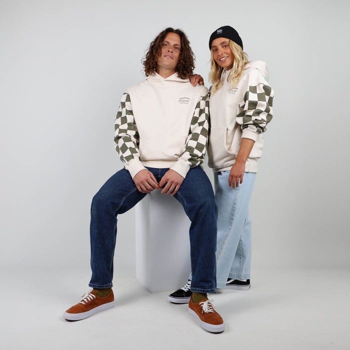 Oxbow A hoodie made in France, loose vintage fit, very heavy fleece, with an iconic retro print. Q2STUART