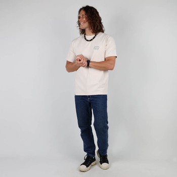 The iconic Oxbow t-shirt: made in France, a loose fit, a very heavy 290g jersey, the label on the shoulder, and an exclusive animation straight out of our archives. Q2FABRICE