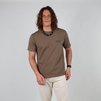 The iconic Oxbow t-shirt: made in France, a loose fit, a very heavy 290g jersey, the label on the shoulder, and an exclusive animation straight out of our archives. Q2ISABELLE