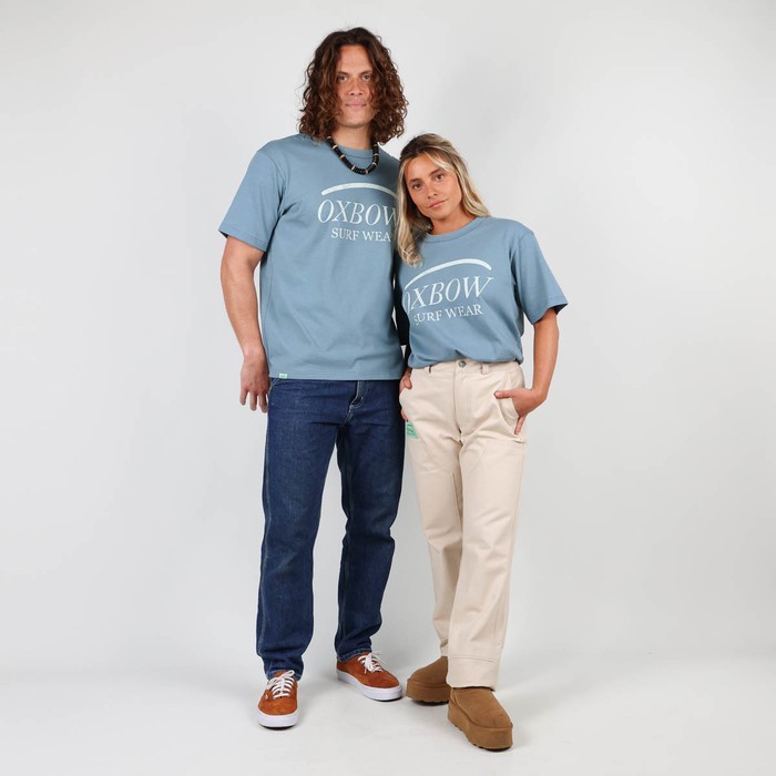 The iconic Oxbow t-shirt: made in France, an oversize fit, a very heavy 290g jersey, the label on the shoulder, and an exclusive animation straight out of our archives. Q2MATTHEW