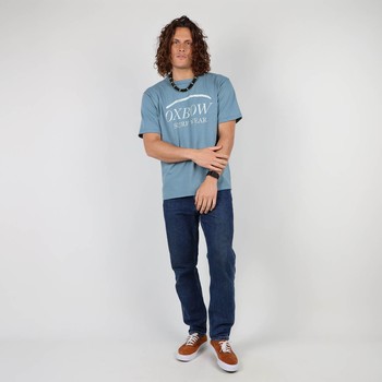 The iconic Oxbow t-shirt: made in France, an oversize fit, a very heavy 290g jersey, the label on the shoulder, and an exclusive animation straight out of our archives. Q2MATTHEW