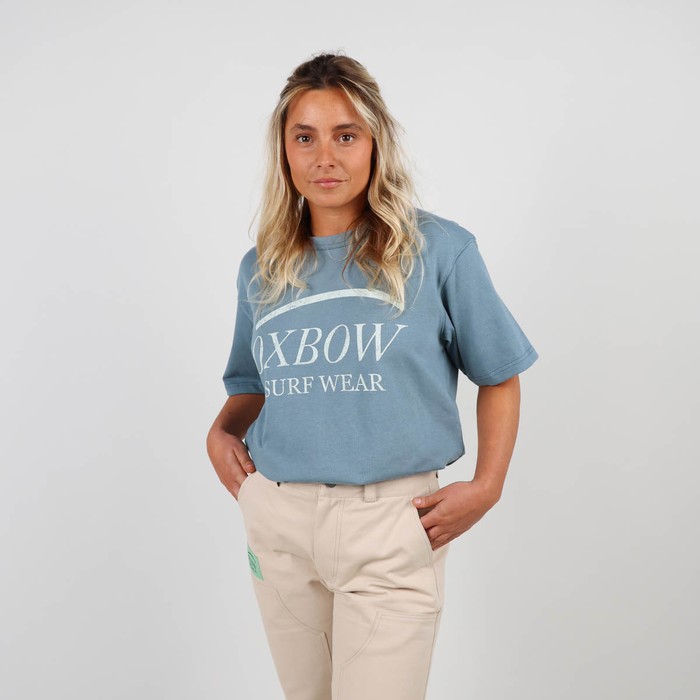 The iconic Oxbow t-shirt: made in France, an oversize fit, a very heavy 290g jersey, the label on the shoulder, and an exclusive animation straight out of our archives. Q2MATTHEW