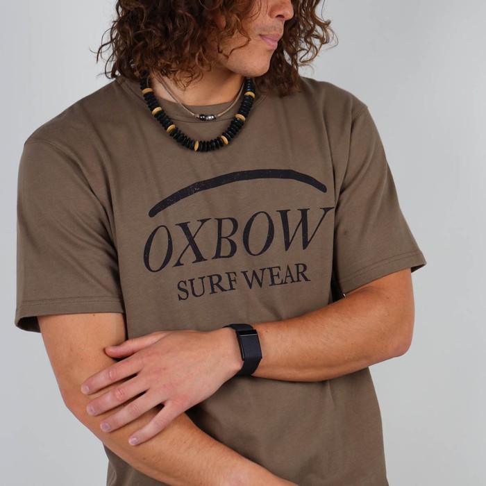 The iconic Oxbow t-shirt: made in France, an oversize fit, a very heavy 290g jersey, the label on the shoulder, and an exclusive animation straight out of our archives. Q2MATTHEW
