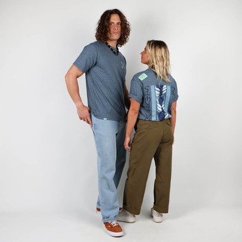 The iconic Oxbow t-shirt: made in France, the jaspé fabric, a loose fit, a very heavy jersey of 240grs, the label on the shoulder, and an exclusive animation straight out of our archives. Q2RAOUL
