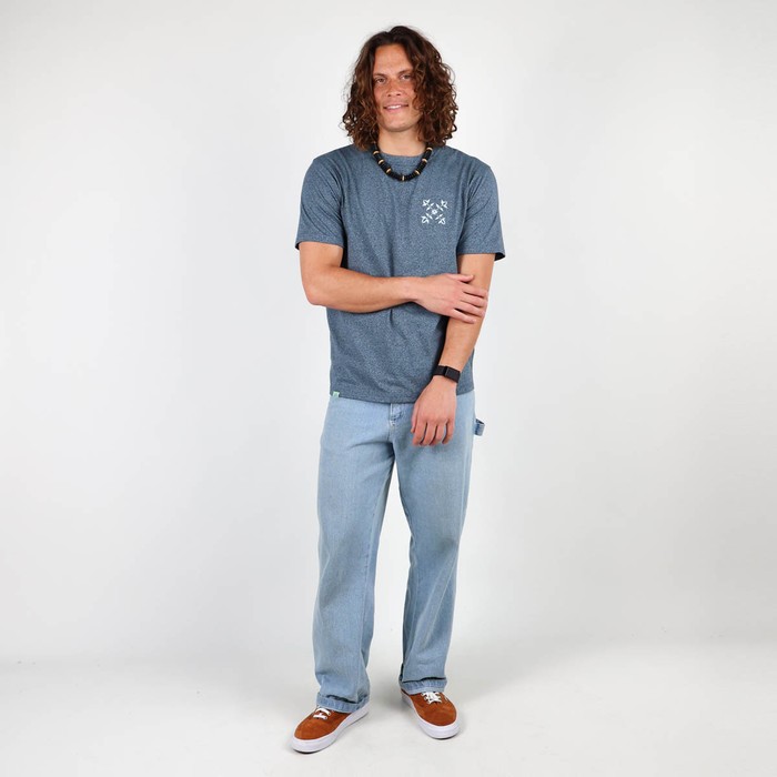 The iconic Oxbow t-shirt: made in France, the jaspé fabric, a loose fit, a very heavy jersey of 240grs, the label on the shoulder, and an exclusive animation straight out of our archives. Q2RAOUL