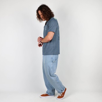 The iconic Oxbow t-shirt: made in France, the jaspé fabric, a loose fit, a very heavy jersey of 240grs, the label on the shoulder, and an exclusive animation straight out of our archives. Q2RAOUL