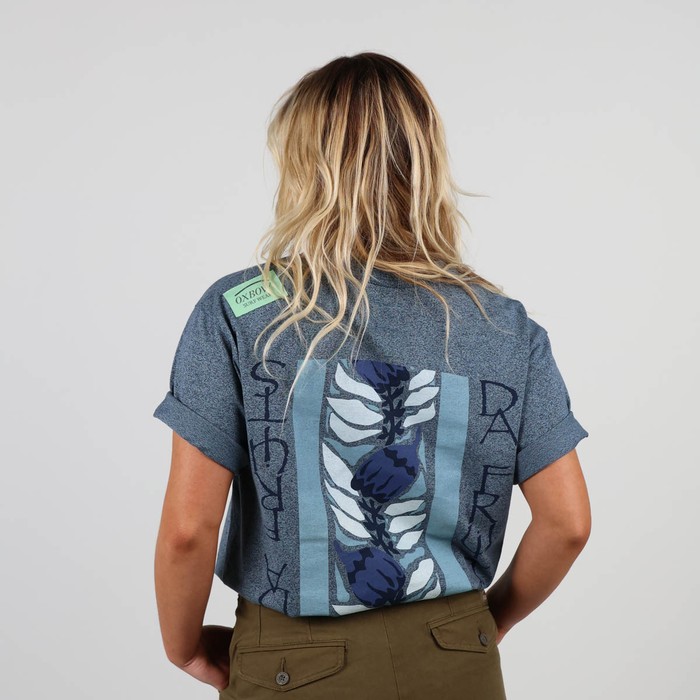 The iconic Oxbow t-shirt: made in France, the jaspé fabric, a loose fit, a very heavy jersey of 240grs, the label on the shoulder, and an exclusive animation straight out of our archives. Q2RAOUL