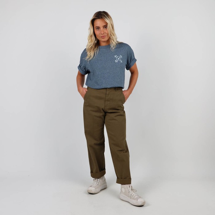 The iconic Oxbow t-shirt: made in France, the jaspé fabric, a loose fit, a very heavy jersey of 240grs, the label on the shoulder, and an exclusive animation straight out of our archives. Q2RAOUL