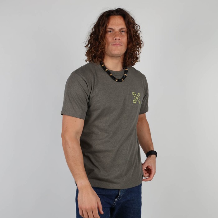 The iconic Oxbow t-shirt: made in France, the jaspé fabric, a loose fit, a very heavy jersey of 240grs, the label on the shoulder, and an exclusive animation straight out of our archives. Q2RAOUL