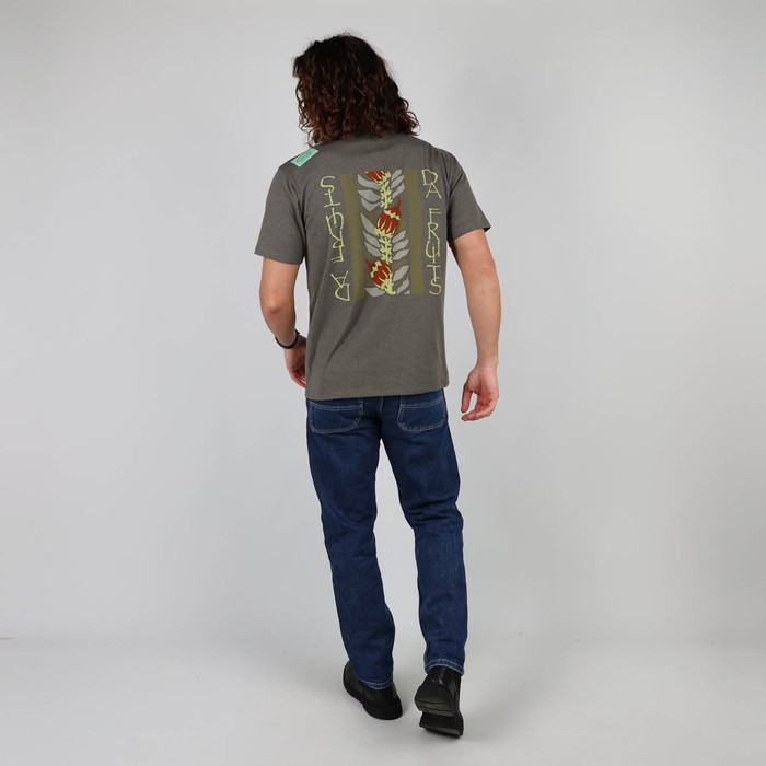 The iconic Oxbow t-shirt: made in France, the jaspé fabric, a loose fit, a very heavy jersey of 240grs, the label on the shoulder, and an exclusive animation straight out of our archives. Q2RAOUL