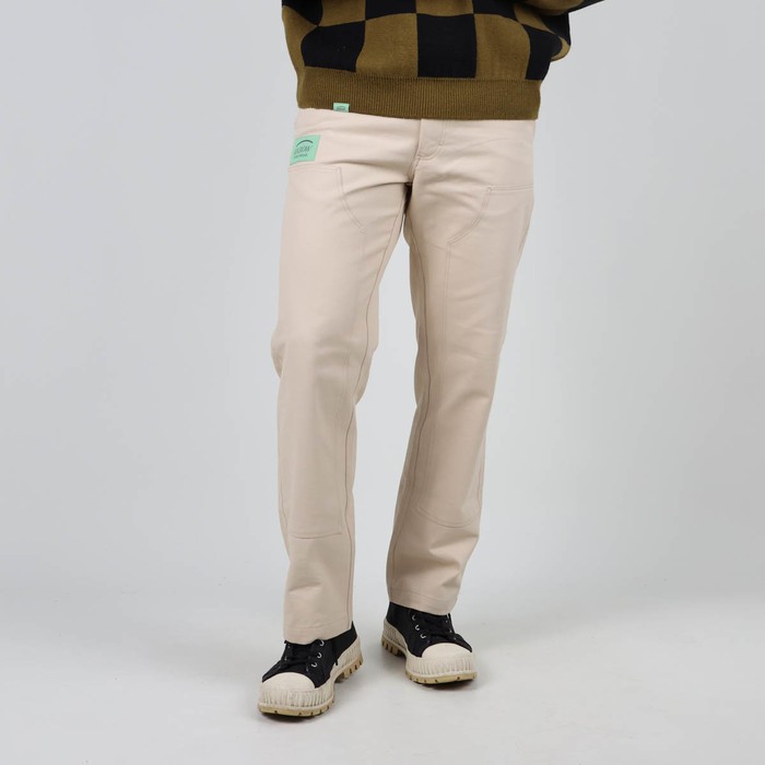 The VINCENT pants are made in France with a french twill fabric. Its vintage look is inspired by the DNA of Oxbow from the 90s. Q2VINCENT