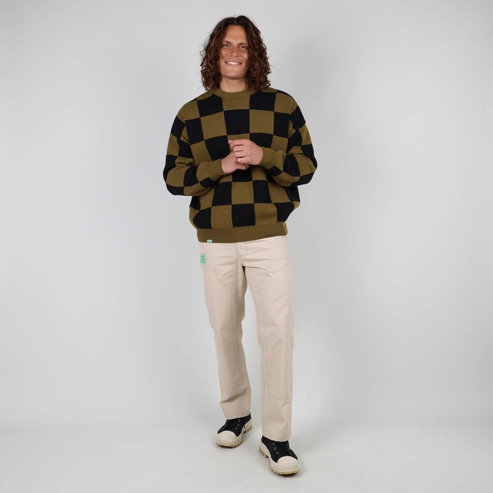 The VINCENT pants are made in France with a french twill fabric. Its vintage look is inspired by the DNA of Oxbow from the 90s. Q2VINCENT