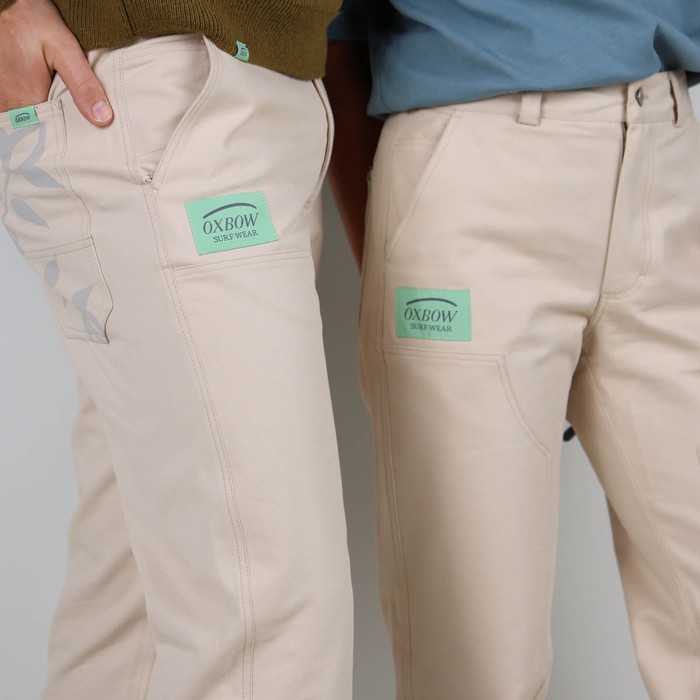 The VINCENT pants are made in France with a french twill fabric. Its vintage look is inspired by the DNA of Oxbow from the 90s. Q2VINCENT