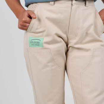 The VINCENT pants are made in France with a french twill fabric. Its vintage look is inspired by the DNA of Oxbow from the 90s. Q2VINCENT