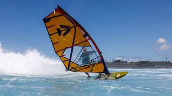 Duotone Windsurf Segel Super Hero - Sails 2025